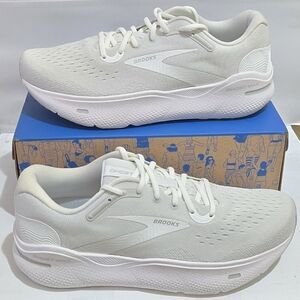 Brooks Ghost Max running shoes Men's Size 11.5 Wide 2E